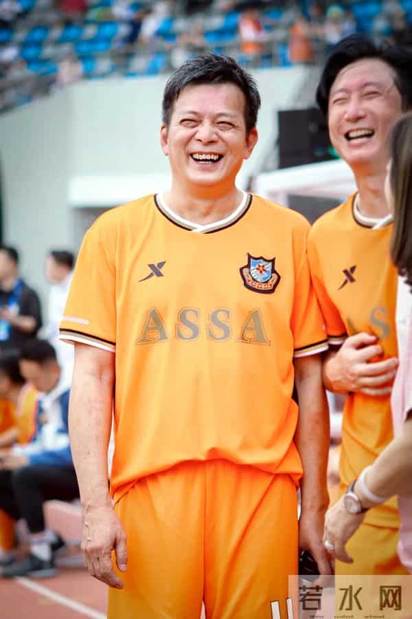 为妻子抗癌整整七年花了7500万,妻子去世已4年,葬礼上曾发誓终身不再娶的黄日华,履行承诺了吗?