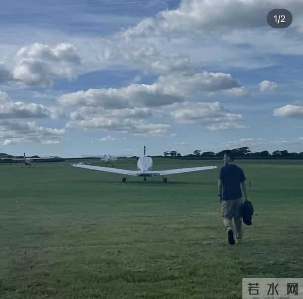 刘銮雄长子移居英国晒近照,两鬓花白身姿健硕,在当地陪子女生活