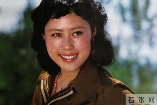 39年后,再看因流氓案“逃往”美国的龚雪,郭德纲说的话终于应验