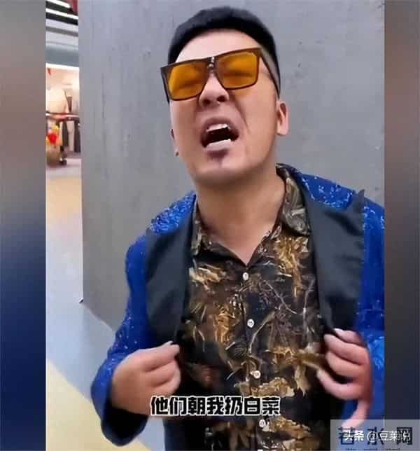 博主模仿李湘冲上热搜，李湘发文晒瘦身照回击，看来她也坐不住了