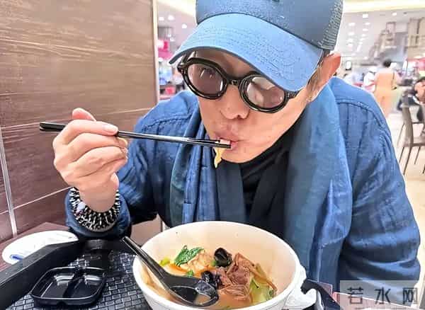 这次,被传换过心脏的李连杰公开回应,让“一夜回春”真相大白