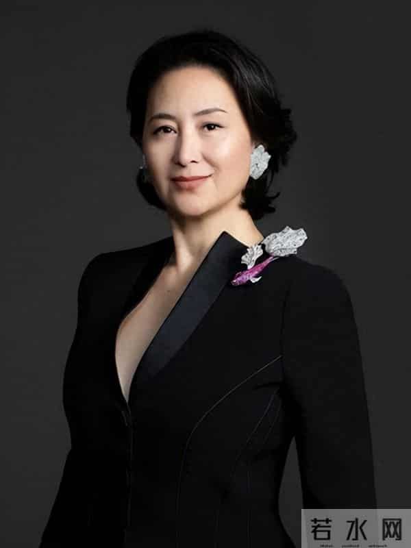 何猷君也没想到，自己63岁的大姐何超琼，竟还能再为赌王家族争光