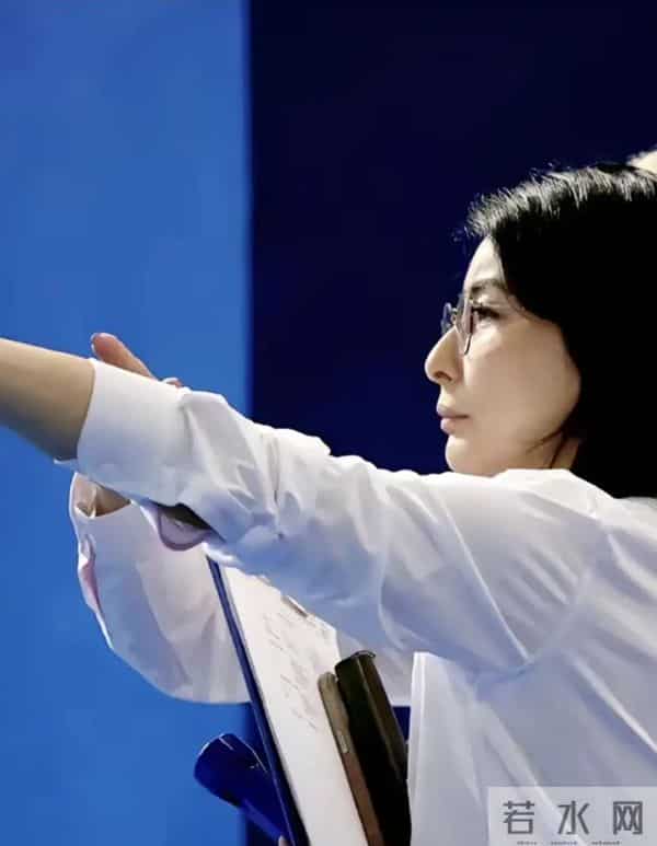 霍震霆没想到，官宣新身份没多久，儿媳郭晶晶再次让阔太圈沉默了