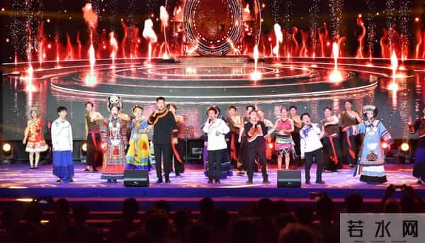 事发上海机场,他一个姿势引发全网热议!网友:果然压轴的都是重量级的