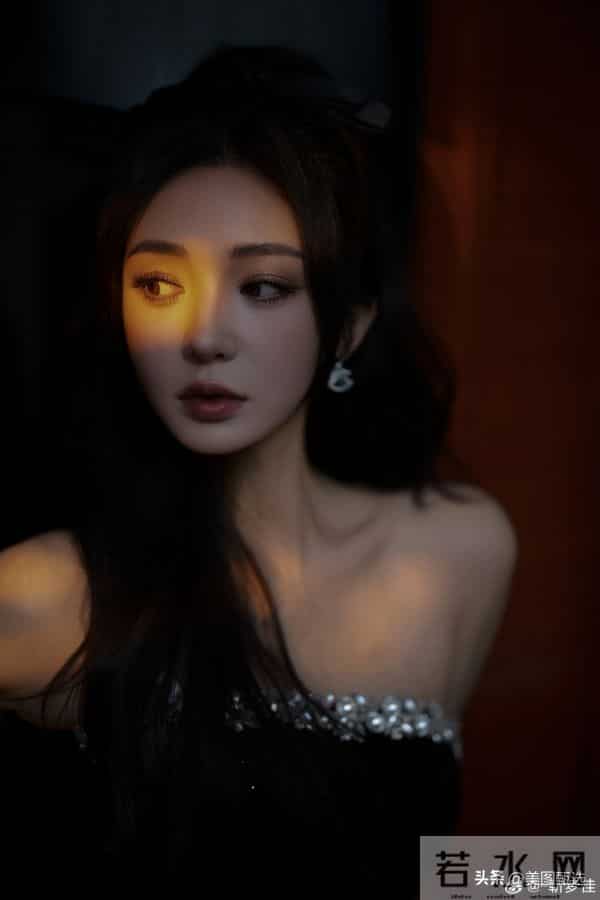 靳梦佳,湖南卫视主持人,人称小徐璐