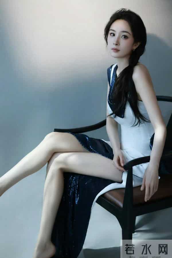 纤纤玉足的杨幂谁看谁迷糊