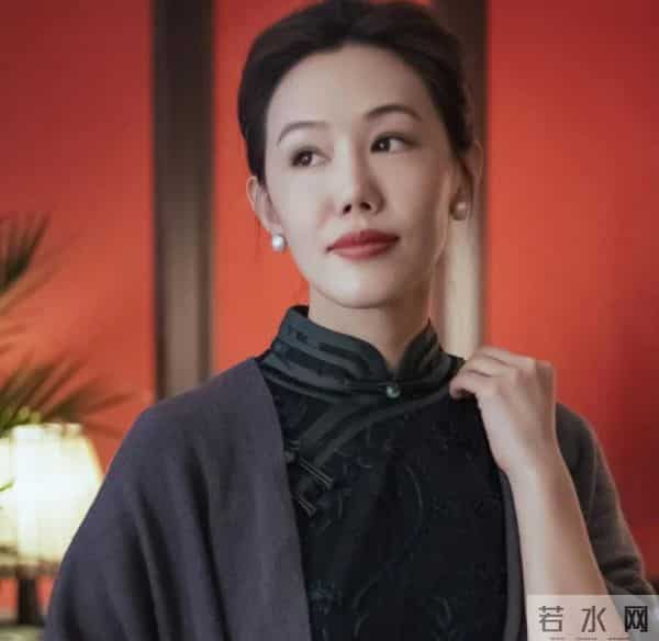 她是影后女儿、央视名嘴儿媳,为何却选择在直播间带娃刷流量?