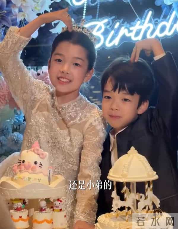 吴雅婷和前夫为女儿庆生,正式告诉儿女已离婚,唯伊心疼妈妈大哭