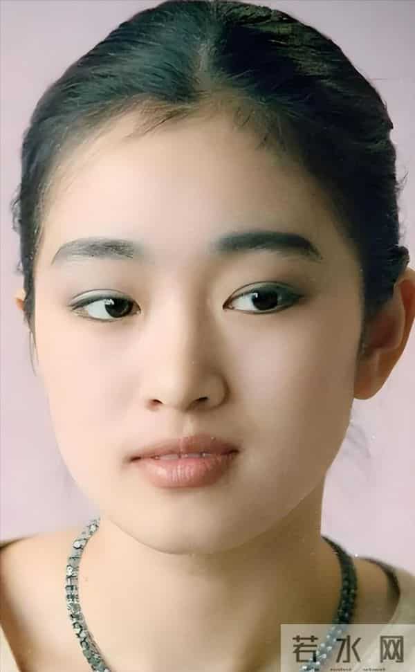 59岁巩俐近况惹人心酸,一头白发尽显老态,给"丁克"们提了个醒