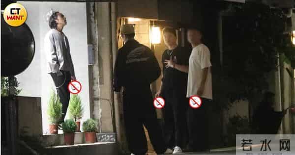 直击王大陆「深夜遭警察关切」！放假带女友吃日料  大飞柯震东也在