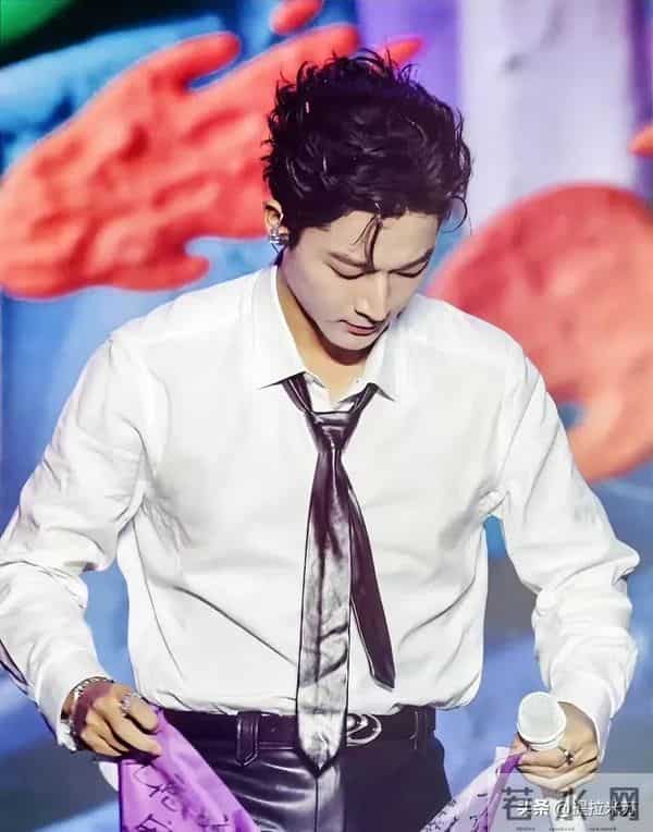 花少7的售后来的真快,让人感到无比自豪!超哥去看张晚意音乐节