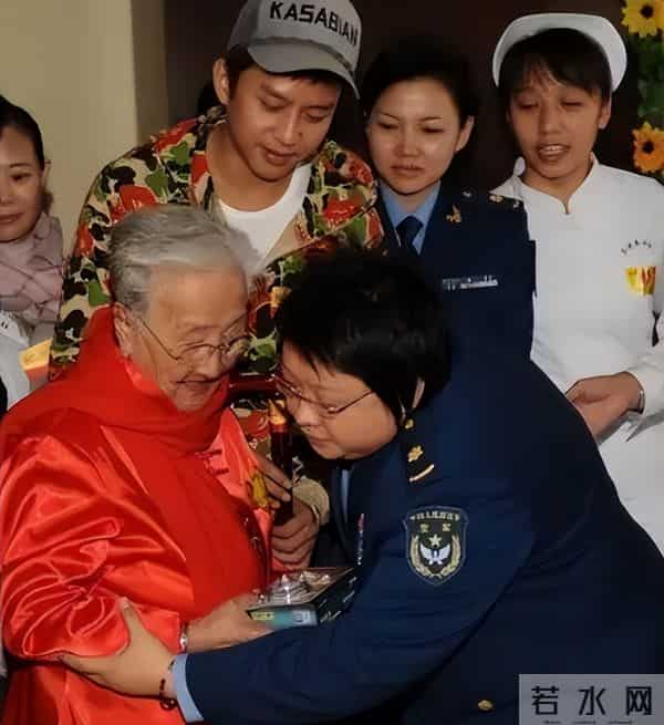 贪污上亿、假慈善?被实名举报的韩红,如今还是没有等来一声道歉