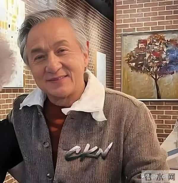 生龙活虎的李连杰、洪金宝,疑血液净化?日赚百万真成冰山一角