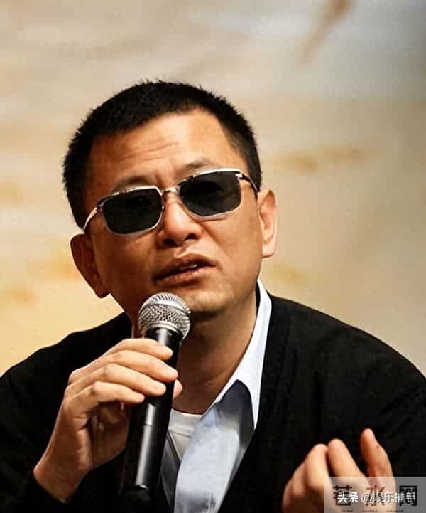 陪玩陪睡只是牛刀小试，王家卫再曝坏消息，黑手套养的明目张胆