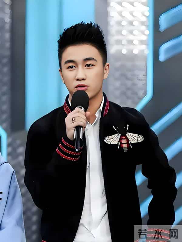 何猷君也没想到，自己63岁的大姐何超琼，竟还能再为赌王家族争光