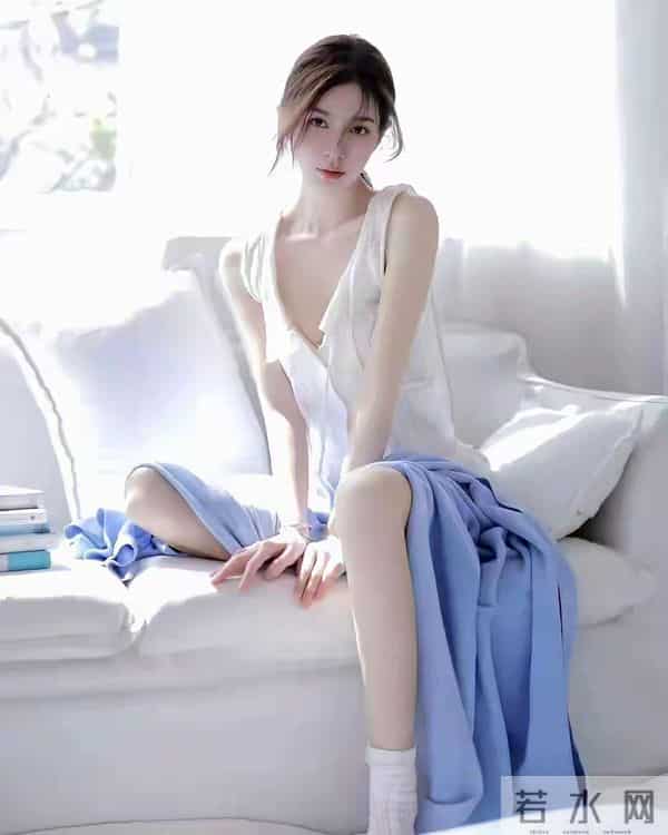 陈雅欣:优雅大气的肤白貌美大长腿,完美诠释女性魅力