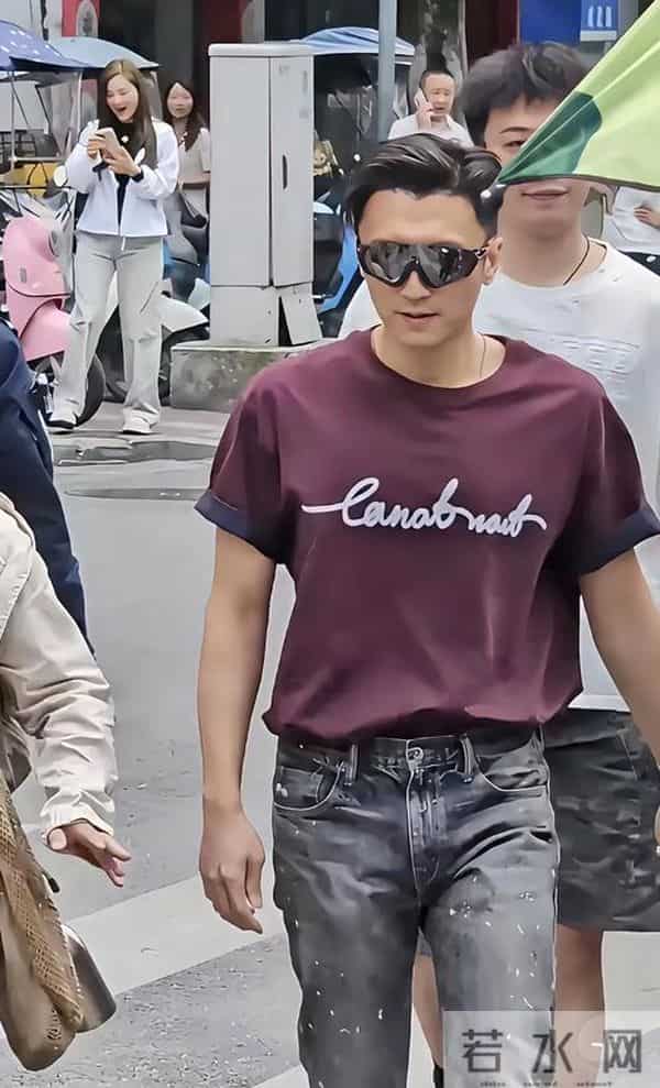 上海近距离见到谢霆锋被他迷住了,不化妆素颜也超帅就是个子不高