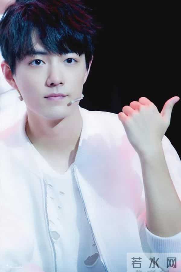 央视“点名”才几天，肖战因一个举动，再令杨紫和所有人刮目相看