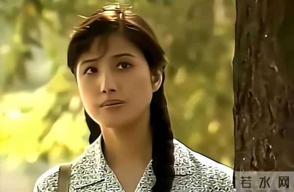 前夫坚持丁克她无奈离婚,51岁再婚后生下一儿一女,如今生活幸福