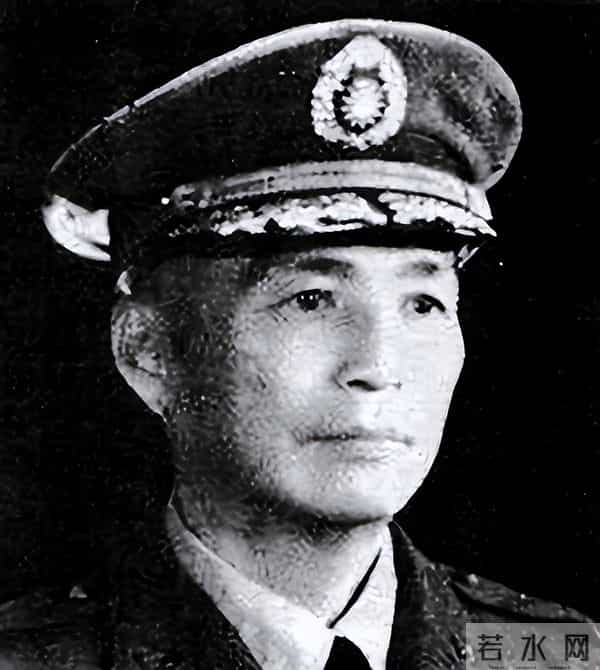 蔡孝乾墓地曝光,坟头长满荒草,墓碑不敢留名,凄凉超乎想象