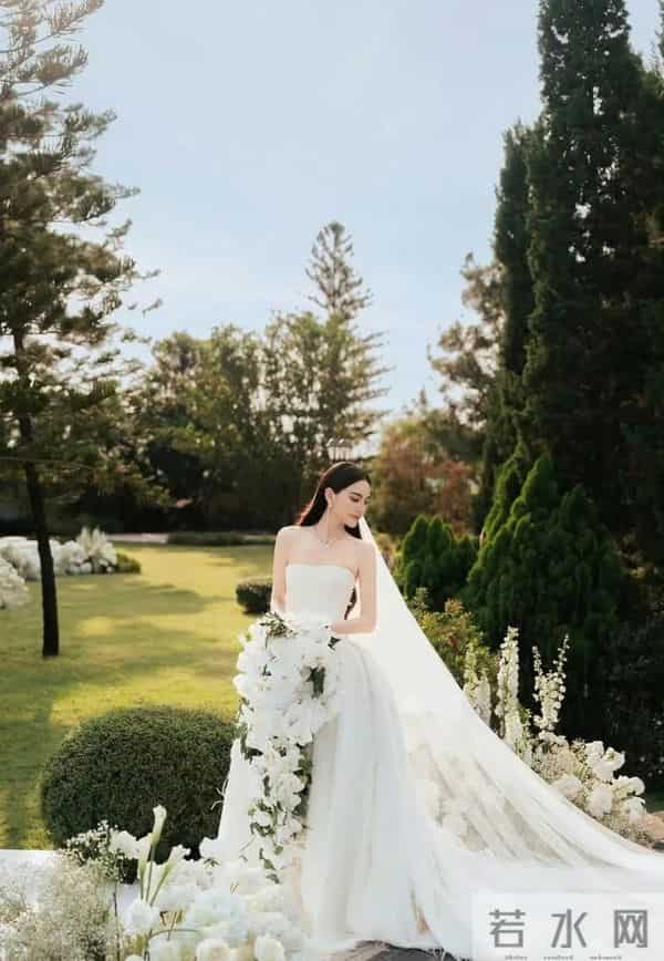 泰星Mai和Ter低调举行婚礼,上演头纱吻,好闺蜜MintC抢到捧花