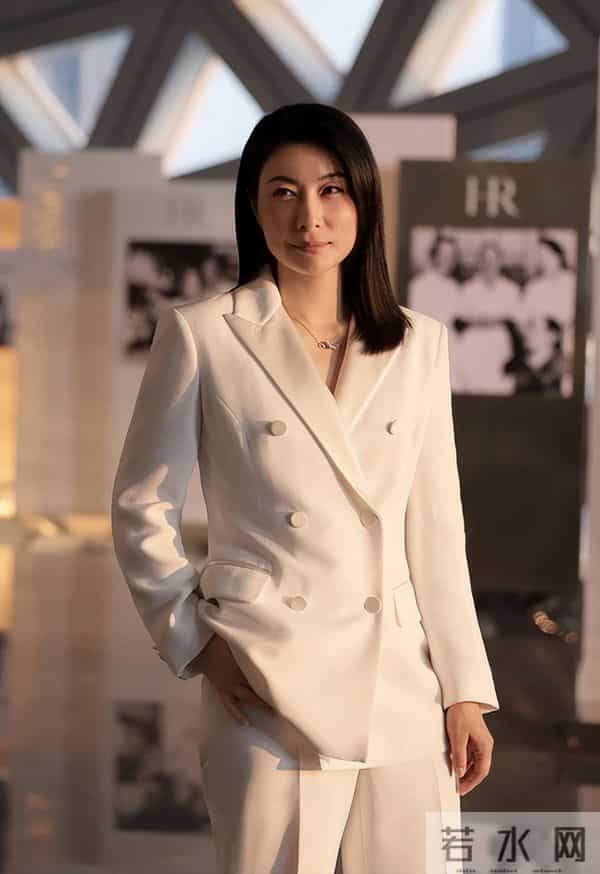 霍震霆没想到，官宣新身份没多久，儿媳郭晶晶再次让阔太圈沉默了