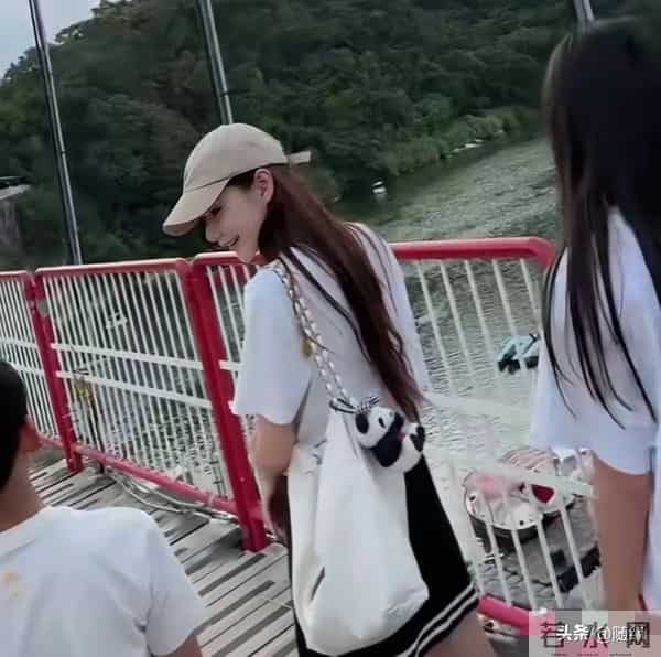 果然很大S,离开前还是为孩子考虑了,这是她离开前做的最好的事