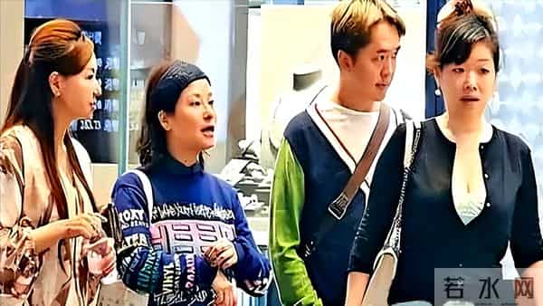 三女共侍一夫！每人每月50万零花钱，57岁色心不改又包“四奶”？