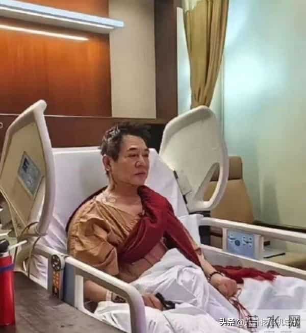 一觉睡醒,向太坐不住了,他怎么也没想到,好友李连杰被传这种事