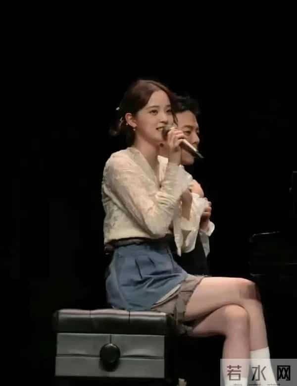 万万没想到，欧阳娜娜年纪不大，发育的这么好，身材绝美