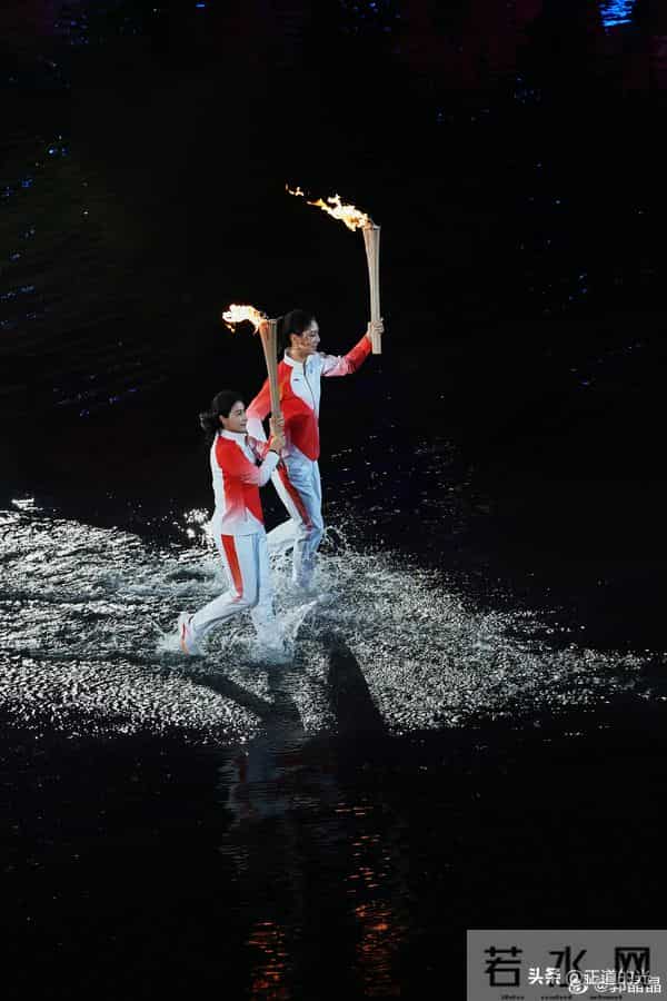 霍震霆称郭晶晶全运会火炬手没有告诉自己 一提儿媳就笑得合不拢嘴