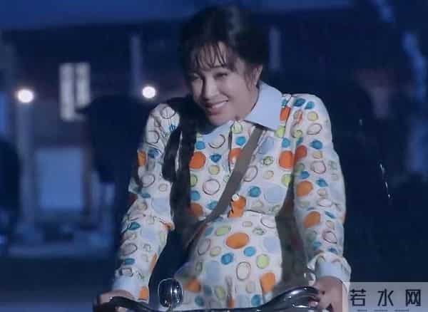 别再闭着眼睛猛夸刘晓庆“年轻”了,她是真的已经老了