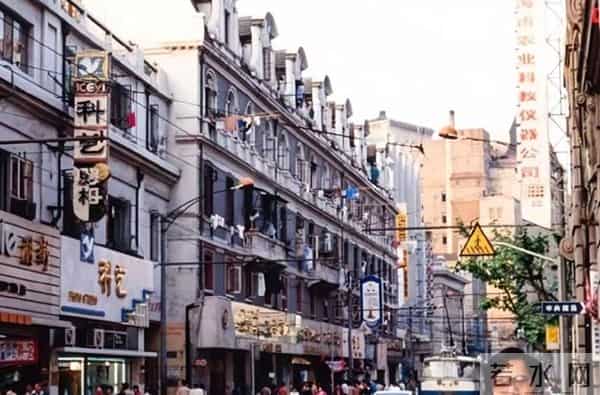 生活富足，嫁富豪老公？原来妈妈是李厚芳，难怪她能成人生赢家