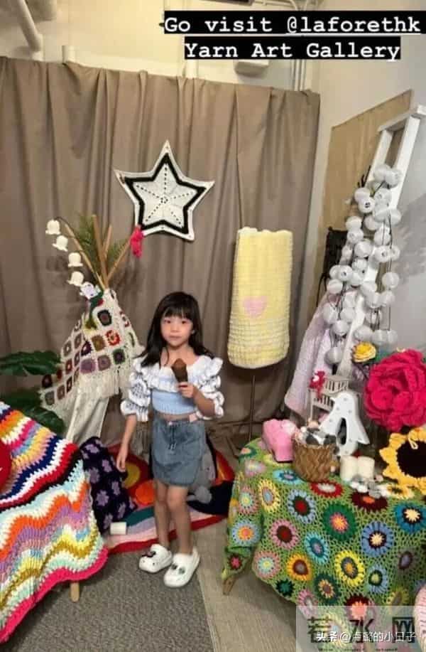 甘比和情敌在较劲，给17岁女儿生日过于低调了！