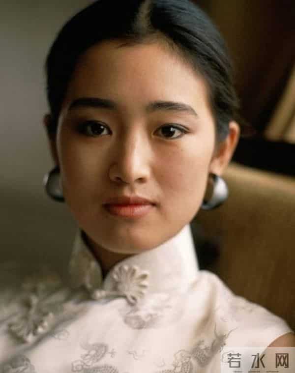 59岁巩俐近况惹人心酸,一头白发尽显老态,给"丁克"们提了个醒