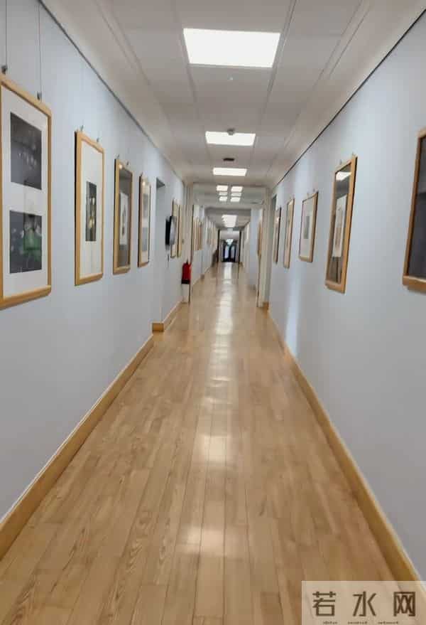 16岁王诗龄晒留学日常,住宿舍周末还在学习,瘦下来五官好像李湘