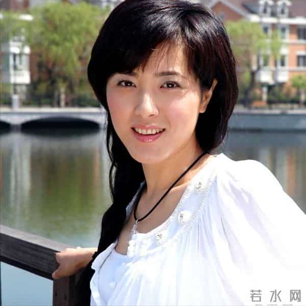 被称中戏第一美却至今未婚,48岁事业停摆后,农村种地还乐在其中