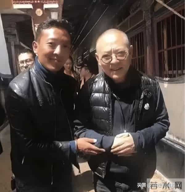 冲上热搜! 62岁李连杰回春20年引爆传闻! 脱衣亲自回应