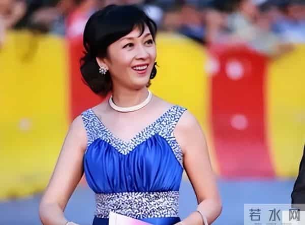 39年后,再看因流氓案“逃往”美国的龚雪,郭德纲说的话终于应验