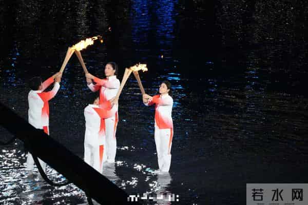 霍震霆没想到，官宣新身份没多久，儿媳郭晶晶再次让阔太圈沉默了