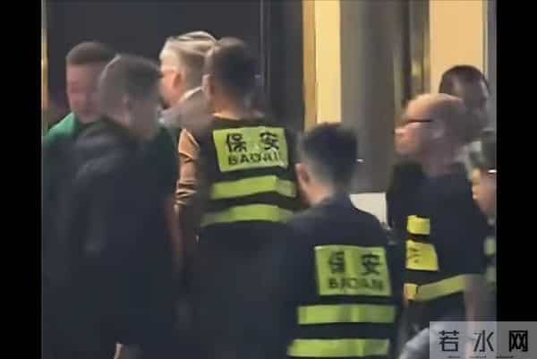 同样是向太的孩子,向佑和哥哥向佐却走向了两条不同的路