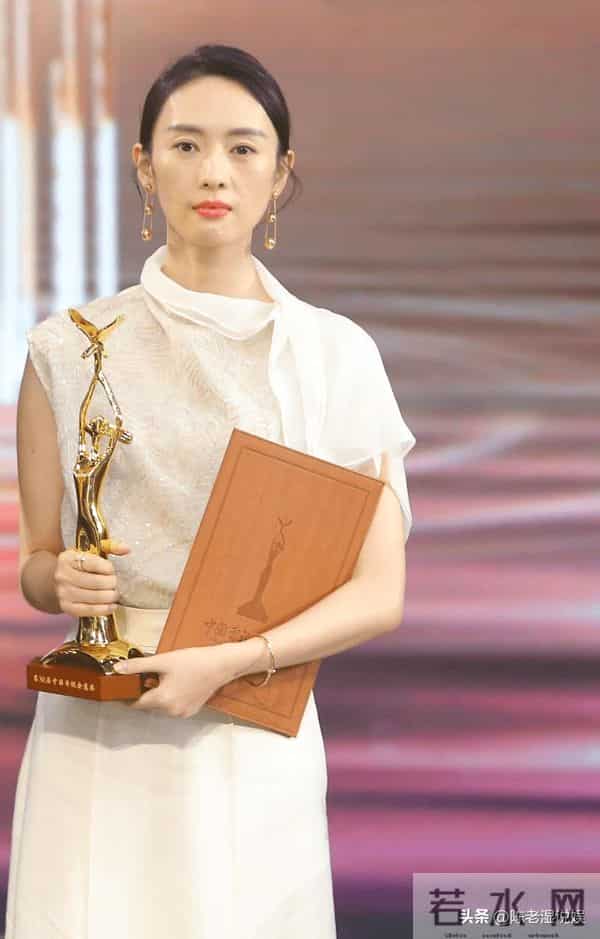 分手22年,40岁的童谣高调官宣喜讯,早已成为张默高攀不起的存在