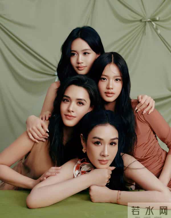 好甜！香港知名女歌手与李克勤儿子，手牵手亲密互动，全网催官宣