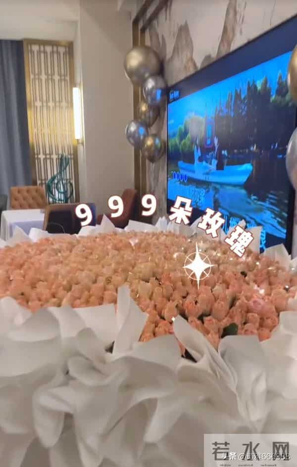 55岁钟丽缇和小12岁张伦硕庆祝结婚九周年,喝交杯酒亲吻甜蜜如初