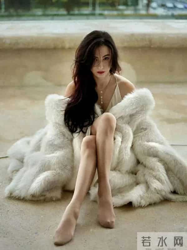 张柏芝的肉色丝袜还是那么温柔漂亮