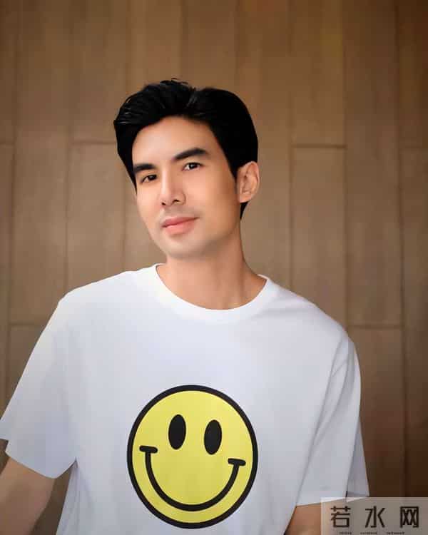 33岁女星将嫁大9岁男星!婚戒15克拉,买1600平地建房,写女方名