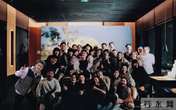 好兄弟过生日亲自到场，女友生日毫无表示，鹿晗的态度说明一切