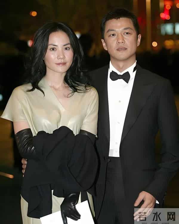 王菲也没想到,“被曝同居”的28岁女儿窦靖童,会走上她的来时路