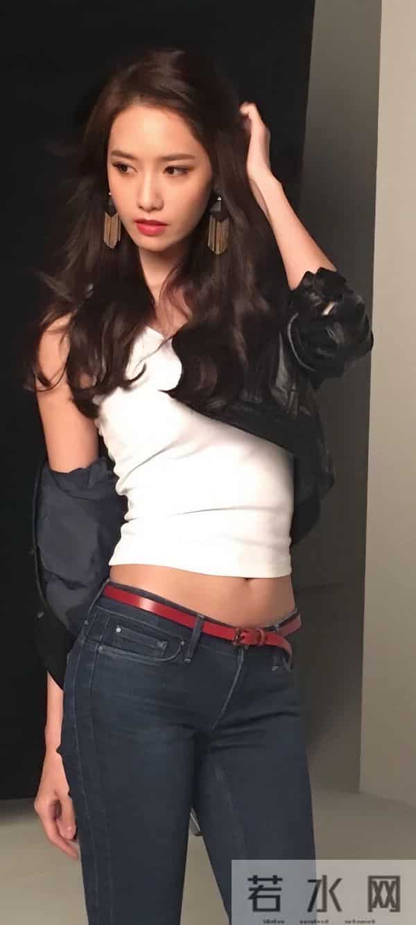 林允儿紧身牛仔裤的性感，是高级又撩人的致命诱惑！