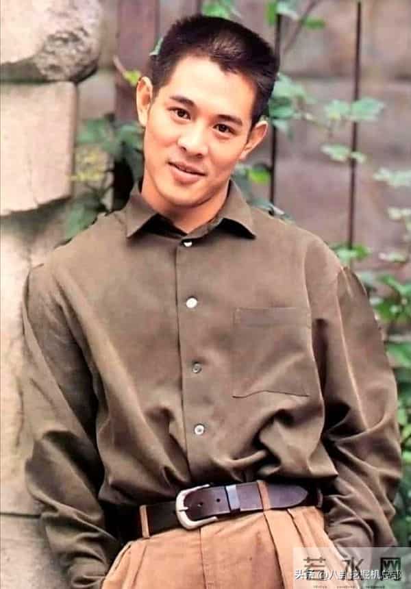 一觉睡醒,向太坐不住了,他怎么也没想到,好友李连杰被传这种事